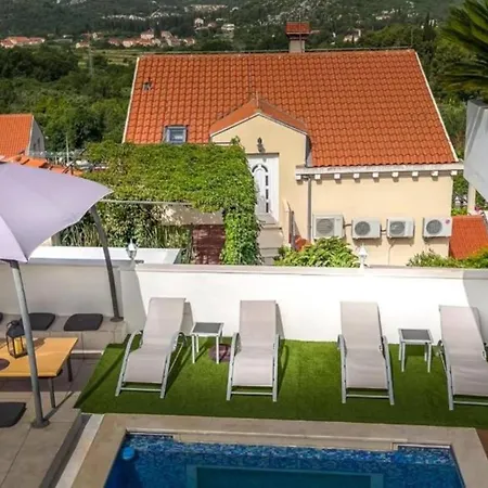 With Pool And Sauna Villa *
